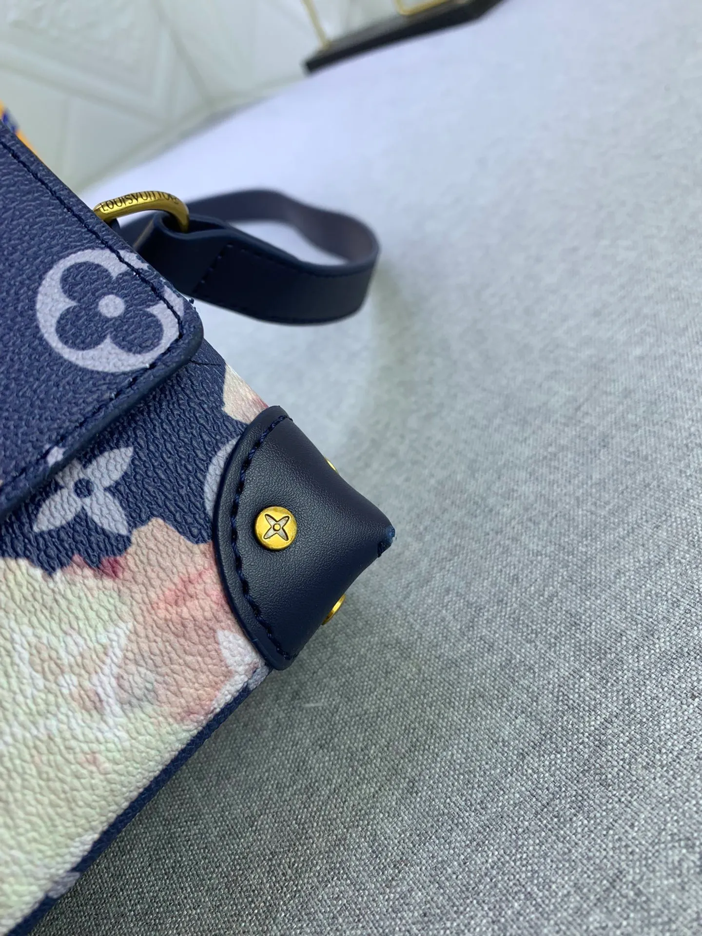 All Categories Official Website "Brand Women's Bags" Women's Bags 💙 LV 2024 New LV Crossbody Bag