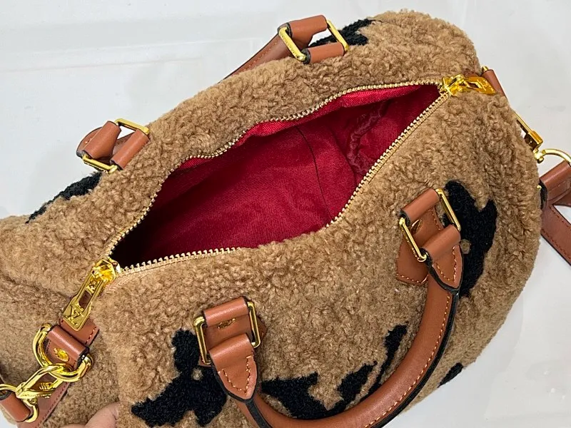 All Categories Official Website "Brand Women's Bags" Women's Bags 💙 LV 2026 New LV Crossbody Bag
