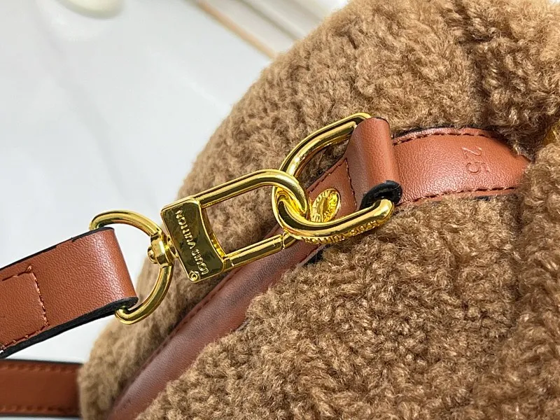 All Categories Official Website "Brand Women's Bags" Women's Bags 💙 LV 2026 New LV Crossbody Bag