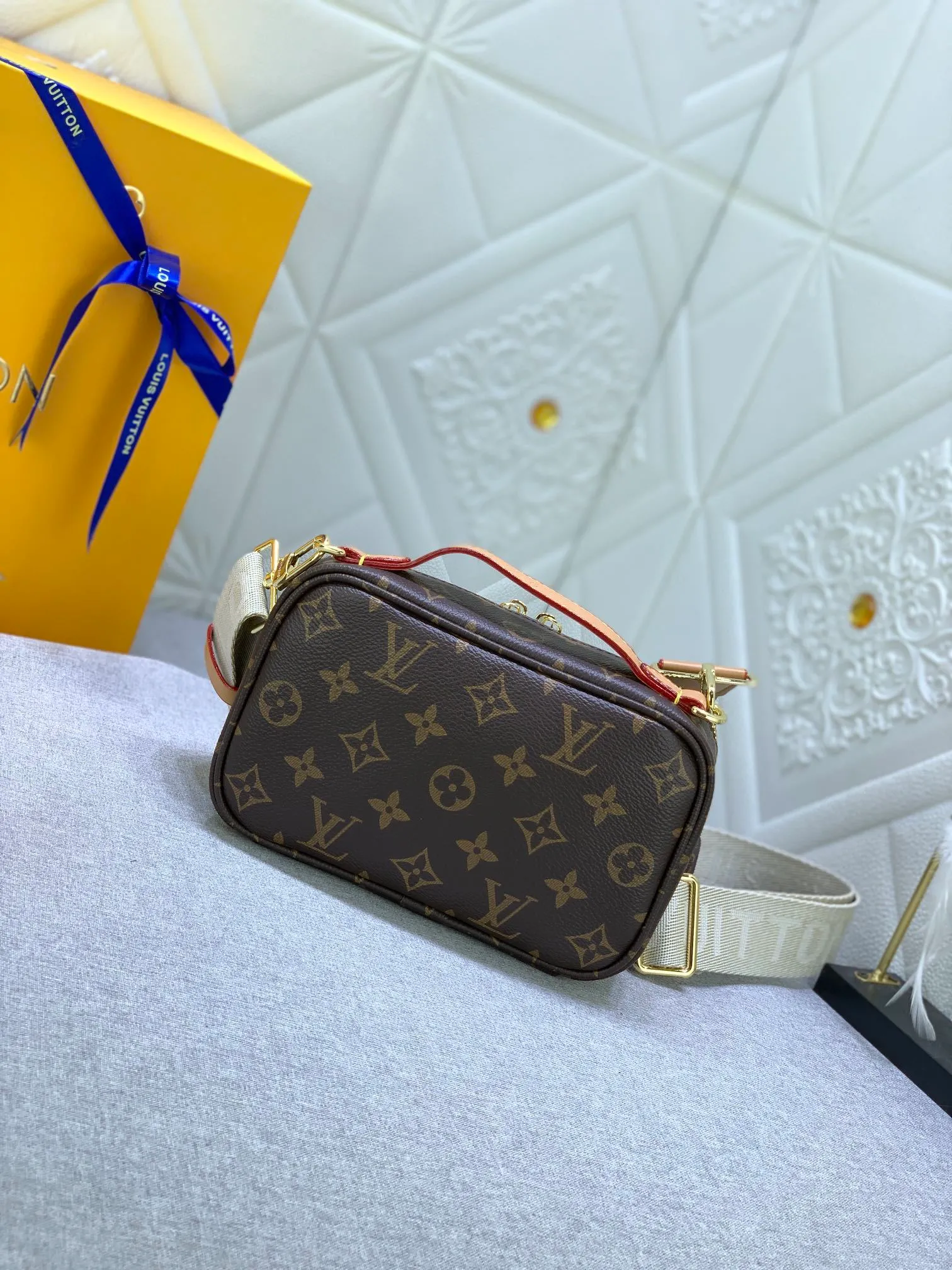 All categories Official website "Brand Women's Bags" Women's Bags 💙 LV replica LV, fine imitation LV bags, LV shoulder bags, 2023 official latest version LV crossbody bag, bag factory, original material, size: 18-11-10CM