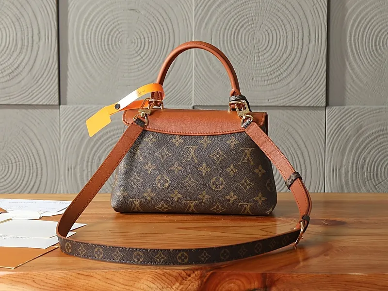 All Categories Official Website "Brand Women's Bags" Women's Bags 💙 LV LV 2026 New Crossbody Shoulder Bag