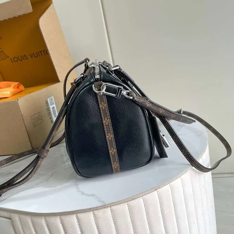 All Categories Official Website "Brand Women's Bags" Women's Bags 💙 LV LV 2026 New Crossbody Shoulder Bag