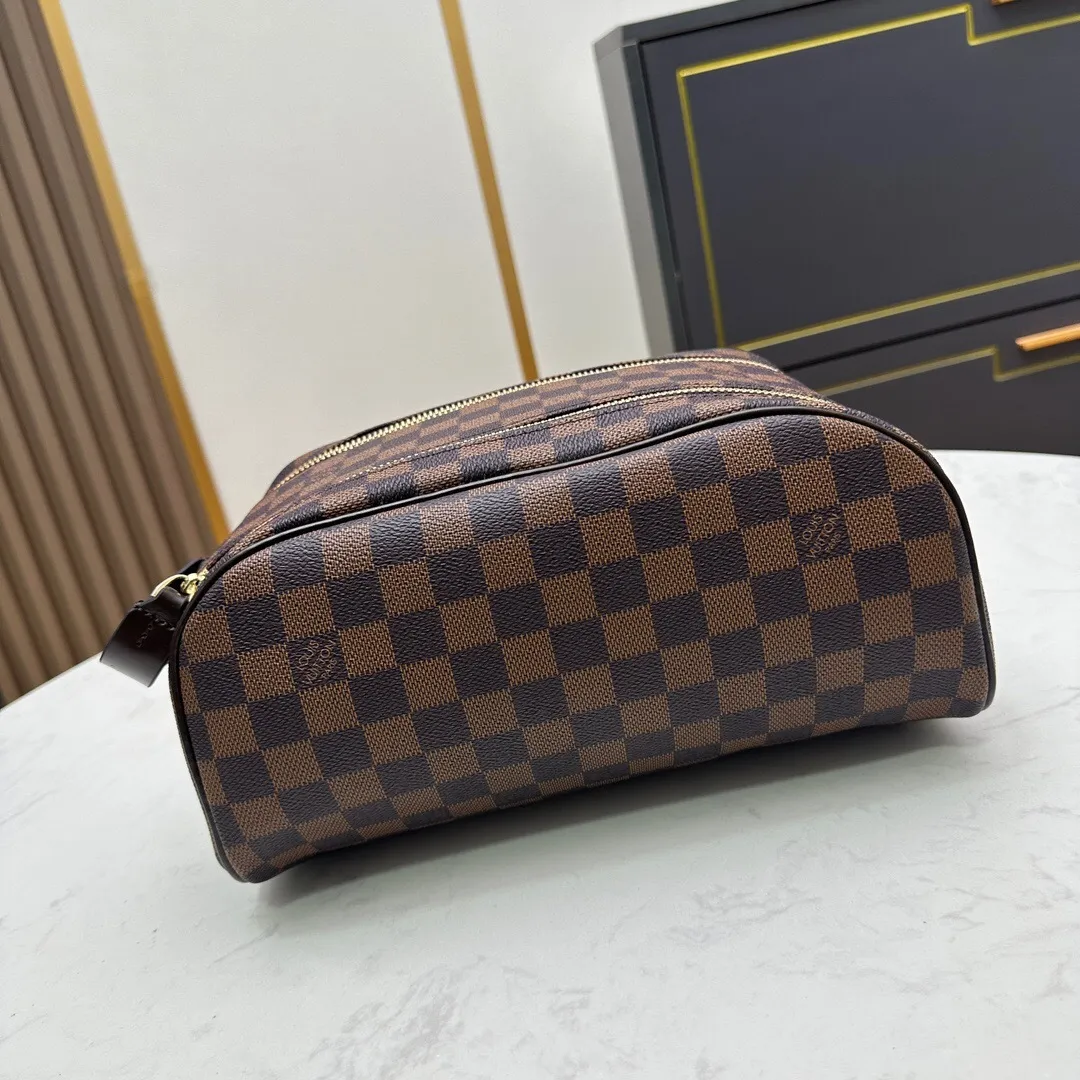 All categories Official website "Brand Women's Bags" Women's Bags 💙 LV 2024 official website new LV toiletry bag