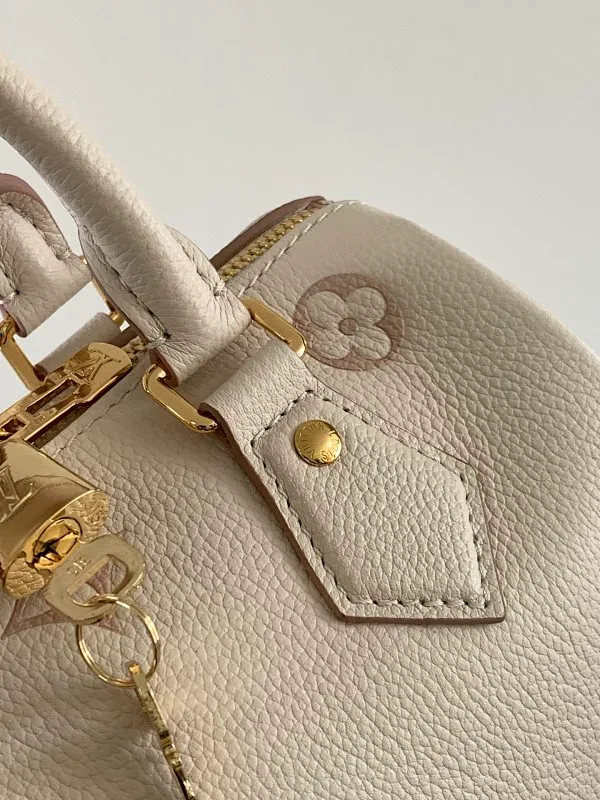 All Categories Official Website "Brand Women's Bags" Women's Bags 💙 LV 2026 New LV Crossbody Bag
