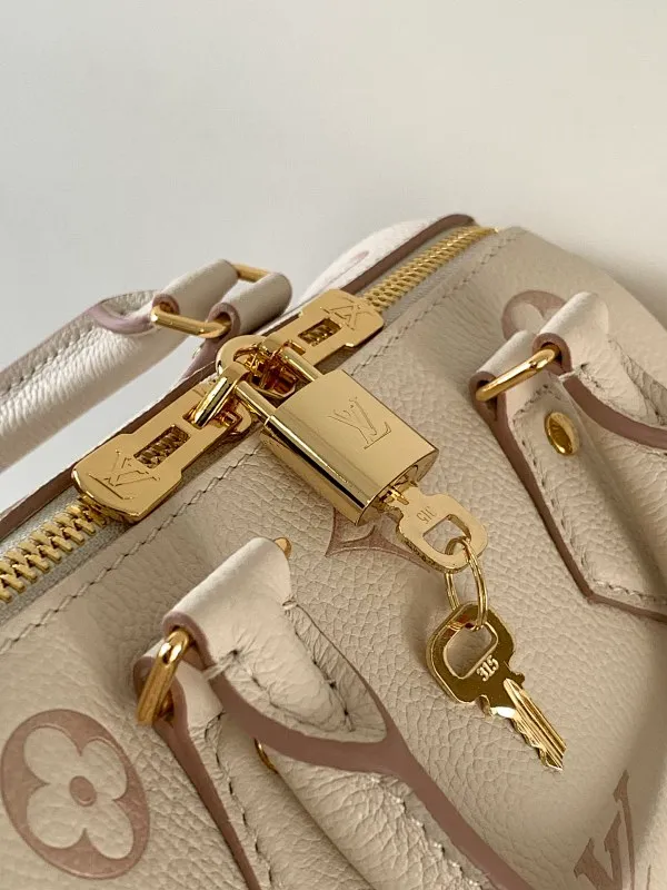 All Categories Official Website "Brand Women's Bags" Women's Bags 💙 LV 2026 New LV Crossbody Bag