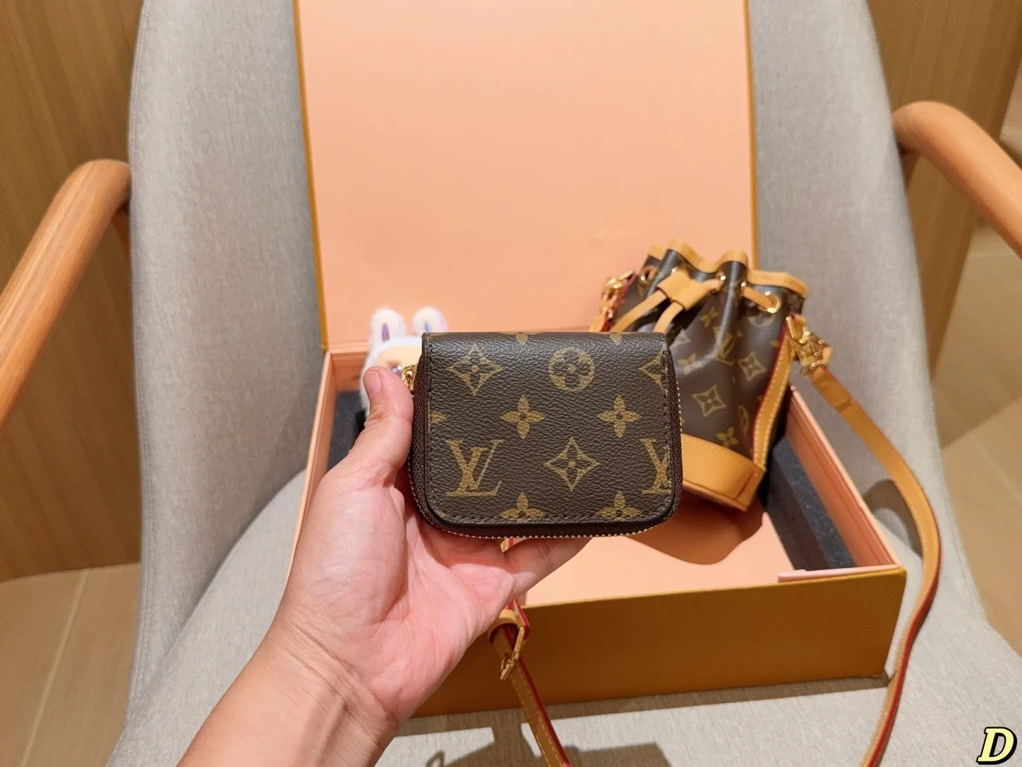 All Categories Official Website "Brand Women's Bags" Women's Bags 💙 LV 2025 New LV Set Box Mini Spout Small Bucket ➕Coin Purse ➕labubu Pendant