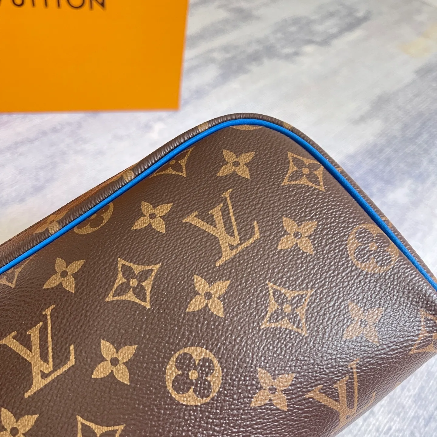 All categories Official website "Brand Women's Bags" Women's Bags 💙 LV 2025 new LV toiletry bag