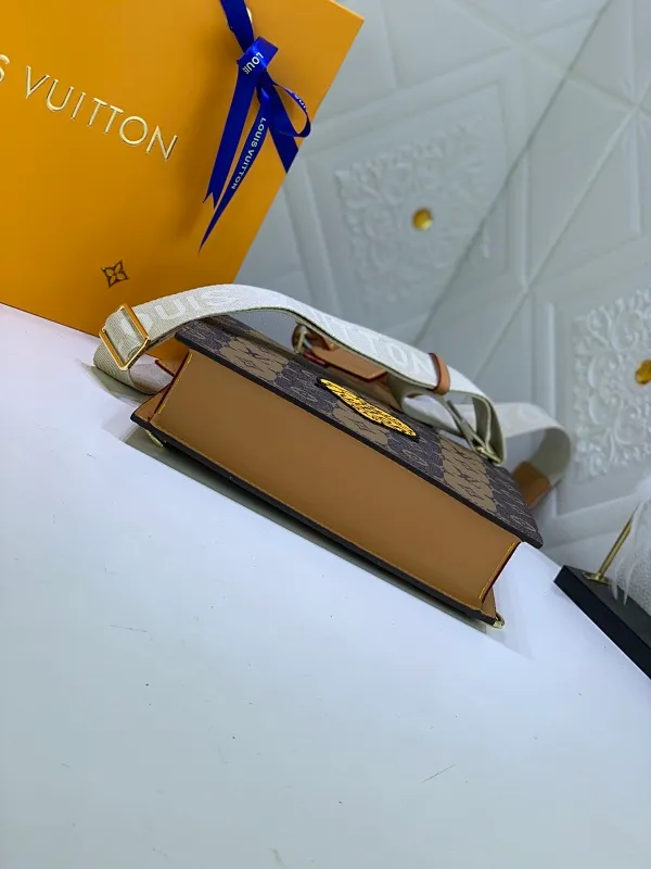 All categories Official website "Brand Women's Bags" Women's Bags 💙 LV 2022 official new LV handbag wholesale 58002000 High quality Size: 26-28.5-6 CM