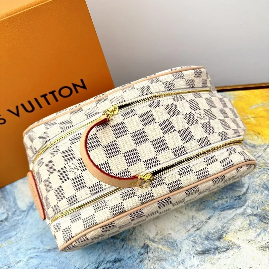 All categories Official website "Brand Women's Bags" Women's Bags 💙 LV 2025 new LV toiletry bag