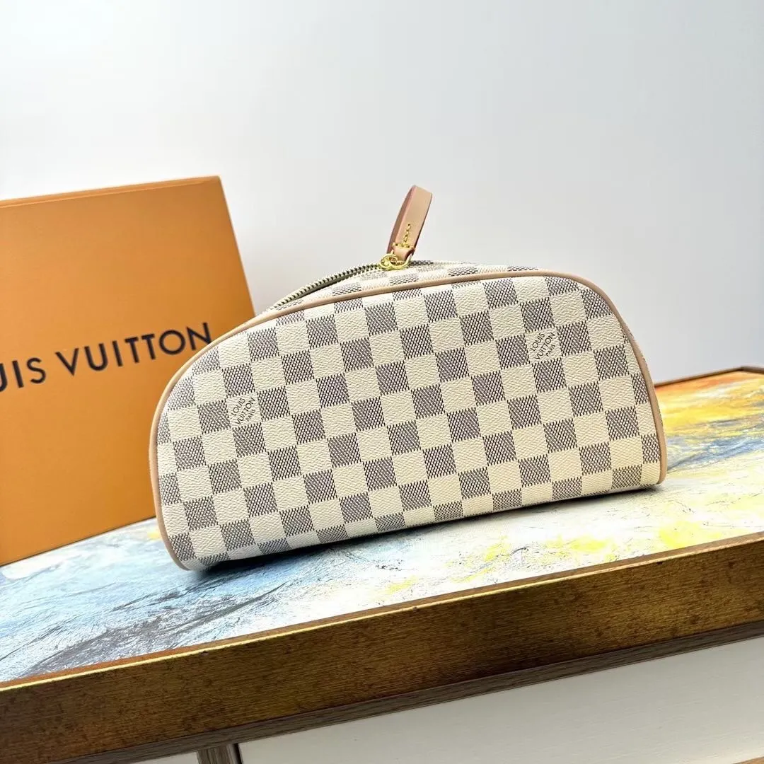 All categories Official website "Brand Women's Bags" Women's Bags 💙 LV 2025 new LV toiletry bag