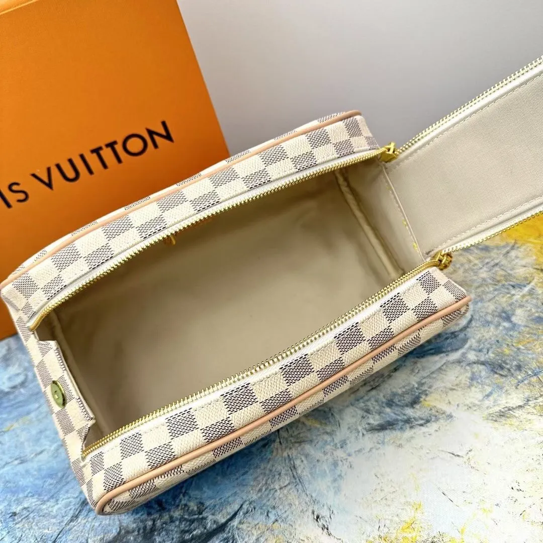 All categories Official website "Brand Women's Bags" Women's Bags 💙 LV 2025 new LV toiletry bag