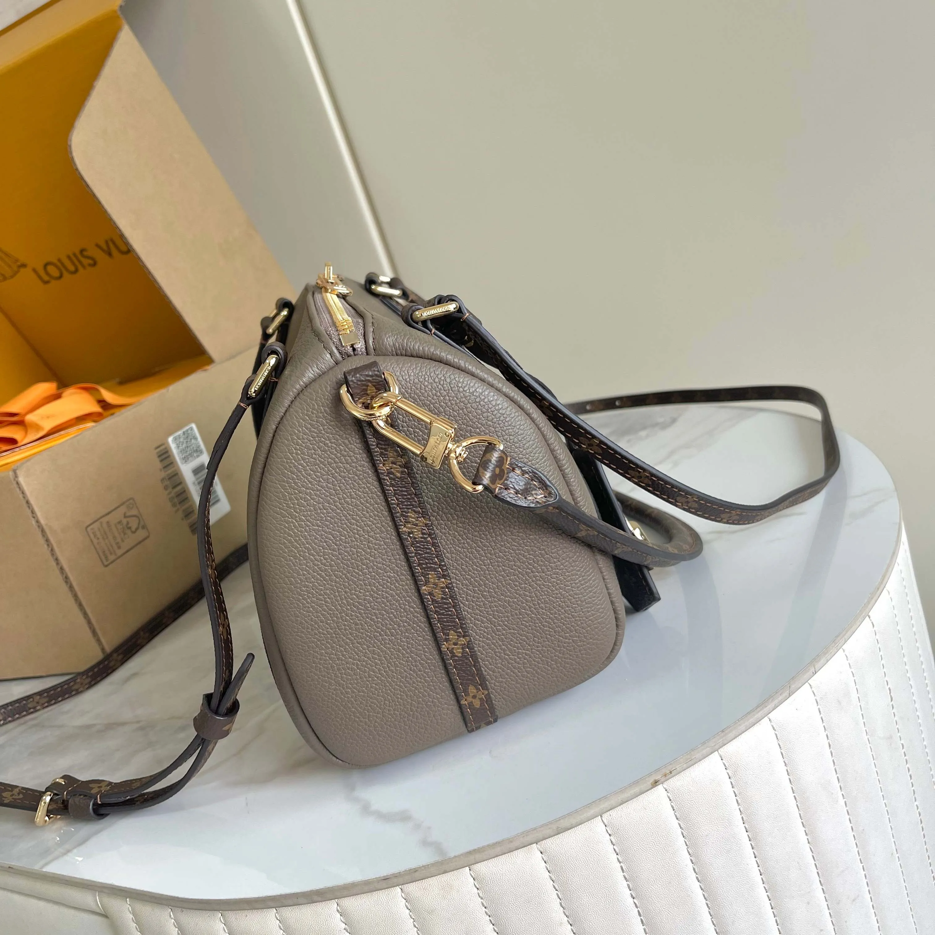All Categories Official Website "Brand Women's Bags" Women's Bags 💙 LV LV 2026 New Crossbody Shoulder Bag