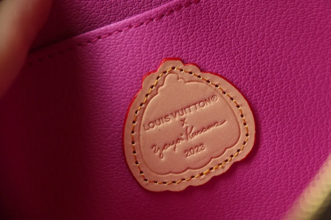 All Categories Official Website "Brand Women's Bags" Women's Bags 💙 LV 2024 New LV Cosmetic Bag