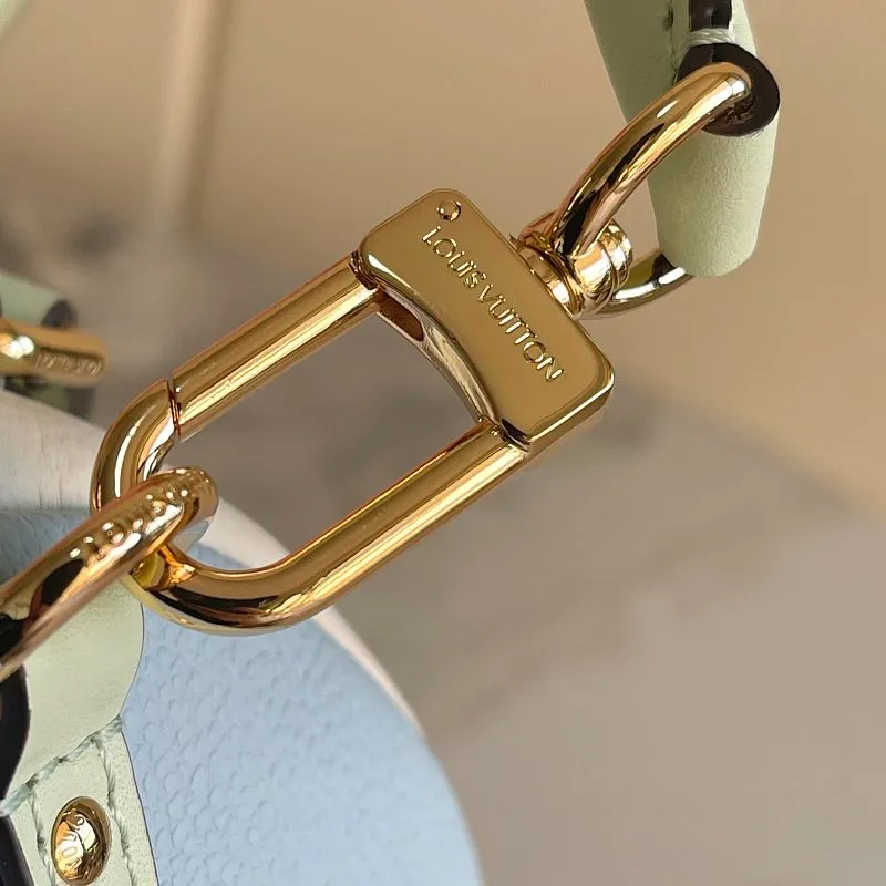 All Categories Official Website "Brand Women's Bags" Women's Bags 💙 LV LV 2026 New Crossbody Shoulder Bag