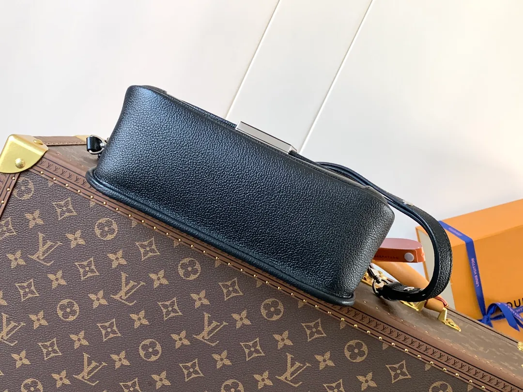 All Categories Official Website "Brand Women's Bags" Women's Bags 💙 LV 2026 New LV Crossbody Bag