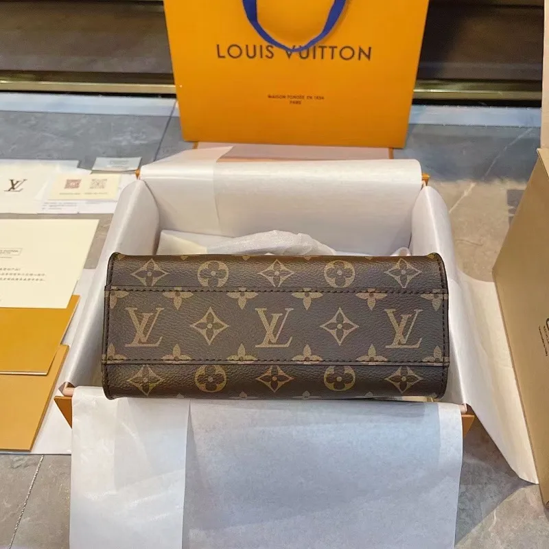 All categories Official website "Brand Women's Bags" Women's Bags 💙 LV fine imitation LV, high imitation LV bags, LV crossbody bags, 2023 official latest version LV presbyopia handbags, LV bag factory, recommended bags, size: 21-23CM