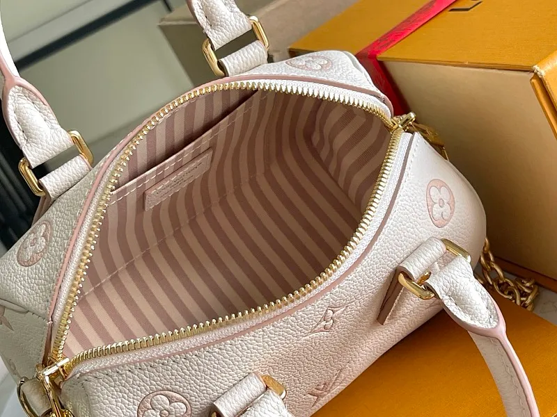 All Categories 💚 Authentic Grade Bags 💚 LV 2026 New LV Top Replica Crossbody Shoulder Bag