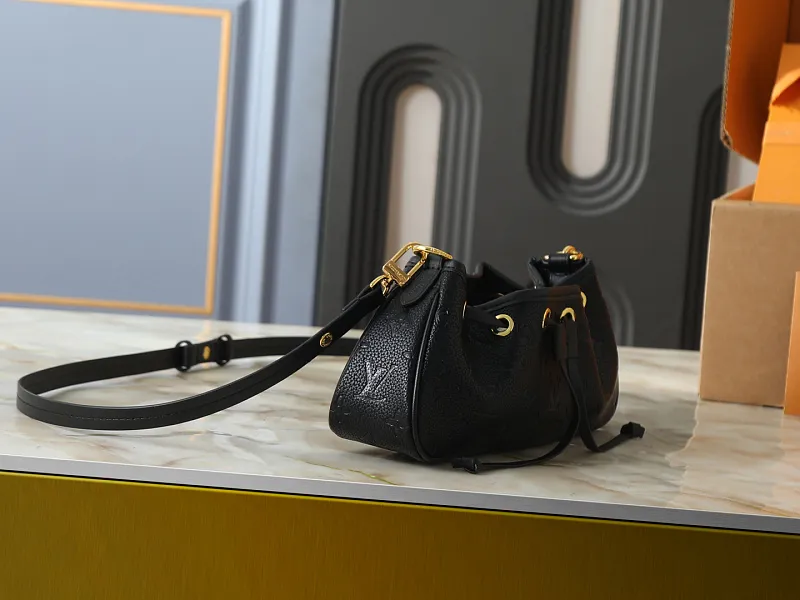 All Categories Official Website "Brand Women's Bags" Women's Bags 💙 LV LV 2026 New Crossbody Shoulder Bag