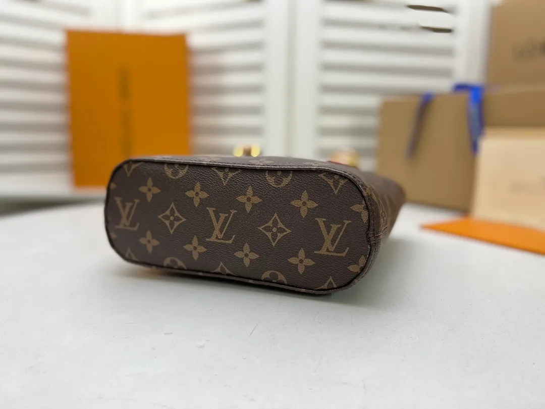 All categories Official website "Brand Women's Bags" Women's Bags 💙 LV 2022 official new LV handbag wholesale 58001300 High quality Size: 23-21-8 CM