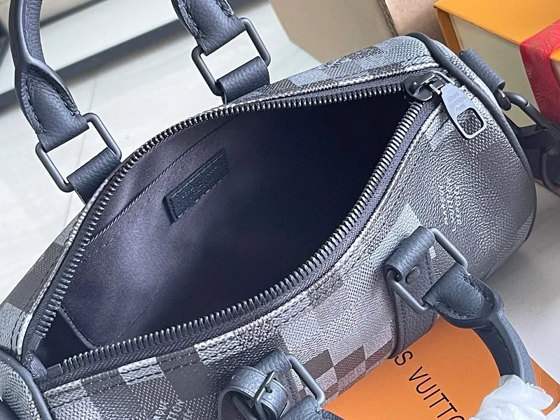 All Categories 💚 Authentic Grade Bags 💚 LV 2026 New LV Top Replica Crossbody Shoulder Bag