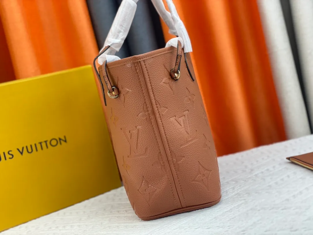 All categories Official website "Brand Women's Bags" Women's Bags 💙 LV replica LV, fine imitation LV bags, LV shoulder bags, 2023 official latest version LV full leather embossed handbag, bag factory, original material, size: 32-29-17CM
