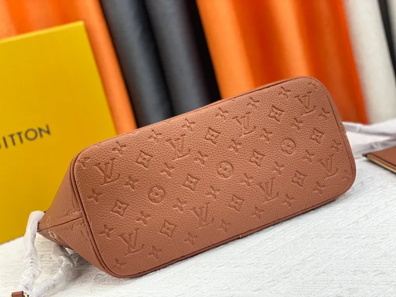 All categories Official website "Brand Women's Bags" Women's Bags 💙 LV replica LV, fine imitation LV bags, LV shoulder bags, 2023 official latest version LV full leather embossed handbag, bag factory, original material, size: 32-29-17CM