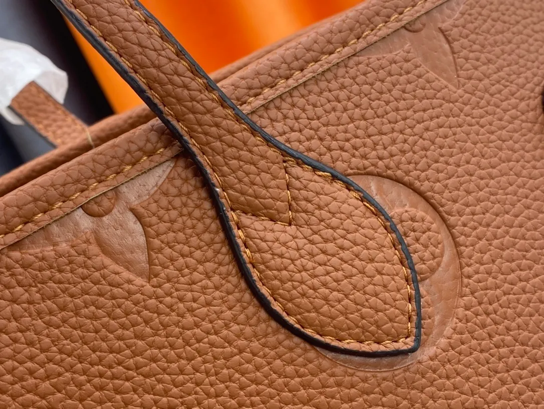 All categories Official website "Brand Women's Bags" Women's Bags 💙 LV replica LV, fine imitation LV bags, LV shoulder bags, 2023 official latest version LV full leather embossed handbag, bag factory, original material, size: 32-29-17CM