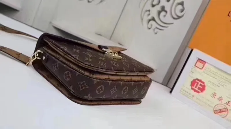 All categories Official website "Brand Women's Bags" Women's Bags 💙 LV fine imitation LV, high imitation LV bags, LV crossbody bags, 2023 official latest version LV messenger bag, LV bag factory, recommended bags, size: 25-17CM