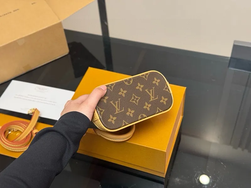 All Categories Official Website "Brand Women's Bags" Women's Bags 💙 LV 2025 New LV Crossbody Bag