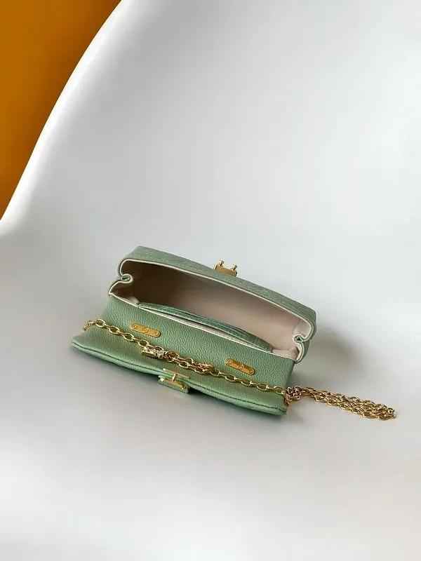 All categories Official website "Brand Women's Bags" Women's Bags 💙 LV LV2026 new crossbody bag