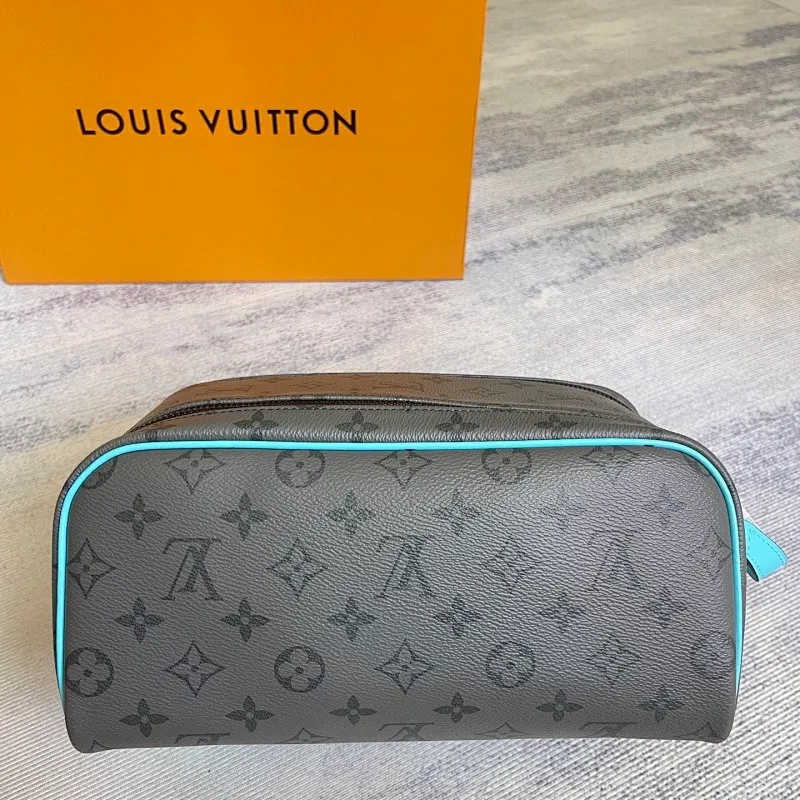 All categories Official website "Brand Women's Bags" Women's Bags 💙 LV 2025 new LV toiletry bag