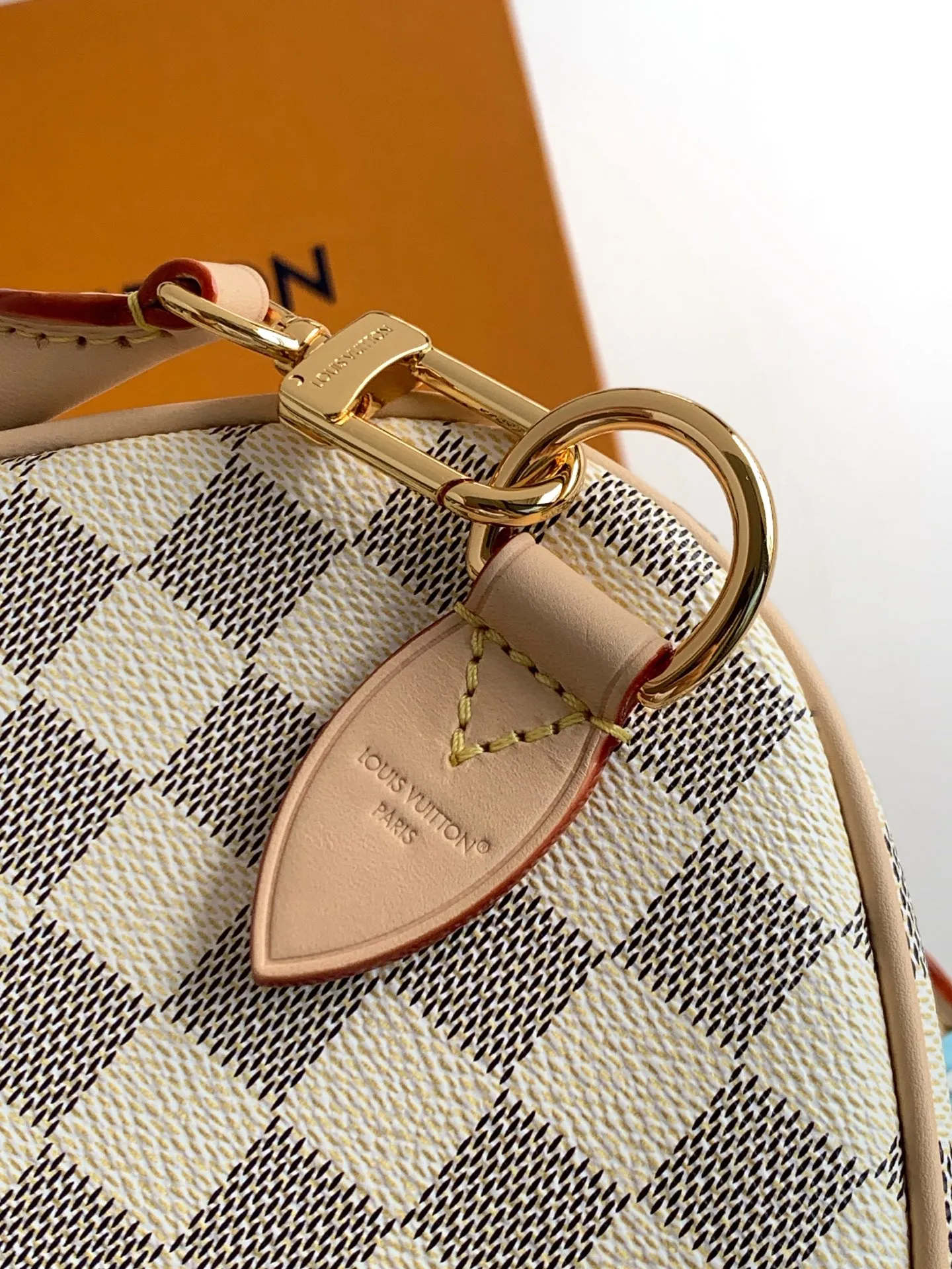 All categories Official website "Brand Women's Bags" Women's Bags 💙 LV 2026 new LV hand-held crossbody bag