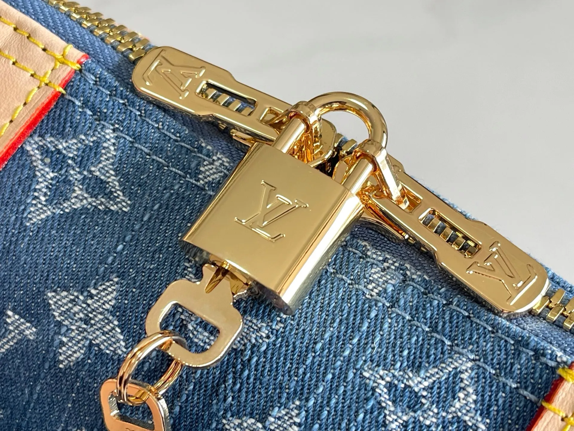 All categories 💚 Authentic bags 💚 LV LV new travel bag
