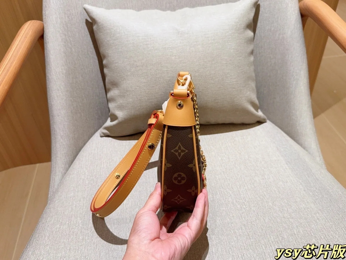All categories Official website "Brand Women's Bags" Women's Bags 💙 LV 2025 new LV armpit bag