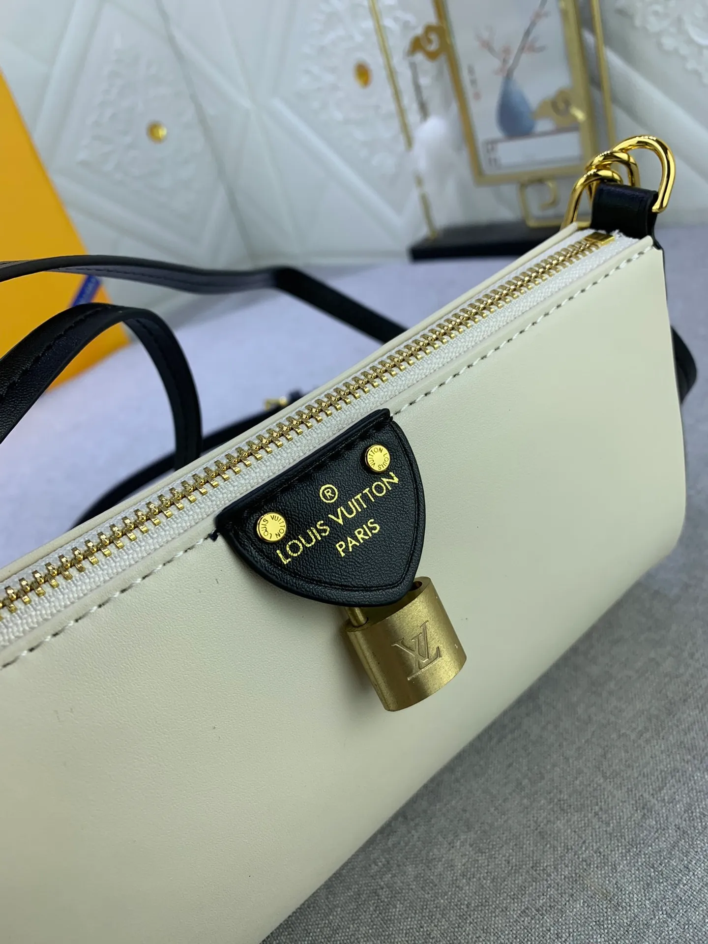 All Categories Official Website "Brand Women's Bags" Women's Bags 💙 LV 2024 New LV Crossbody Bag