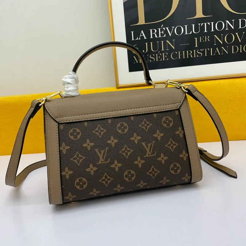 All categories Official website "Brand Women's Bags" Women's Bags 💙 LV 2022 official new LV patented cowhide crossbody bag wholesale 58002100 High quality Size: 26-18-8 CM