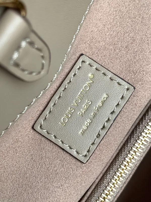 All Categories Official Website "Brand Women's Bags" Women's Bags 💙 LV 2026 New LV Crossbody Bag