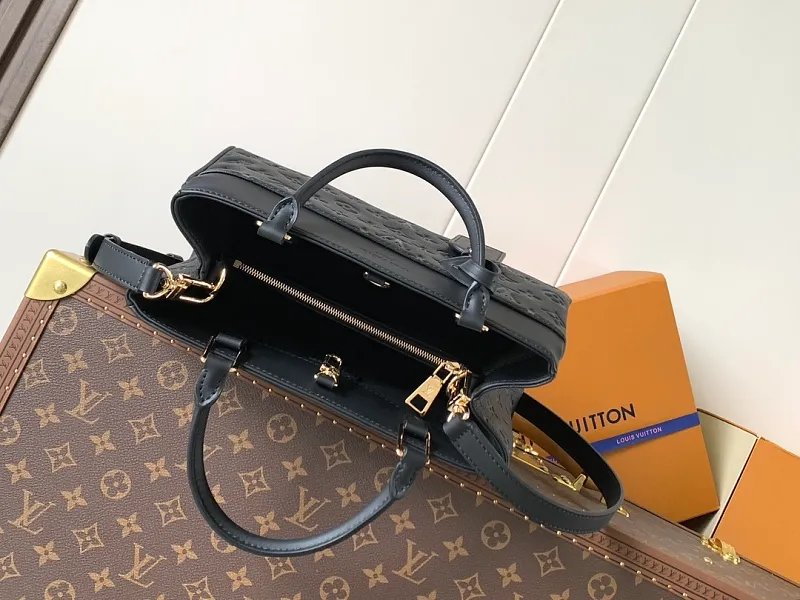 All Categories Official Website "Brand Women's Bags" Women's Bags 💙 LV 2026 New LV Crossbody Bag