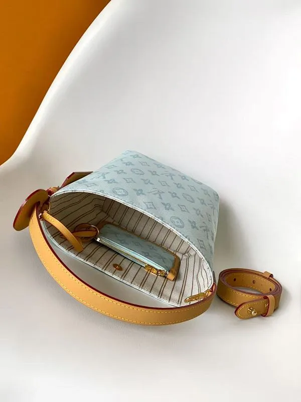 All Categories Official Website "Brand Women's Bags" Women's Bags 💙 LV 2026 New LV Crossbody Bag