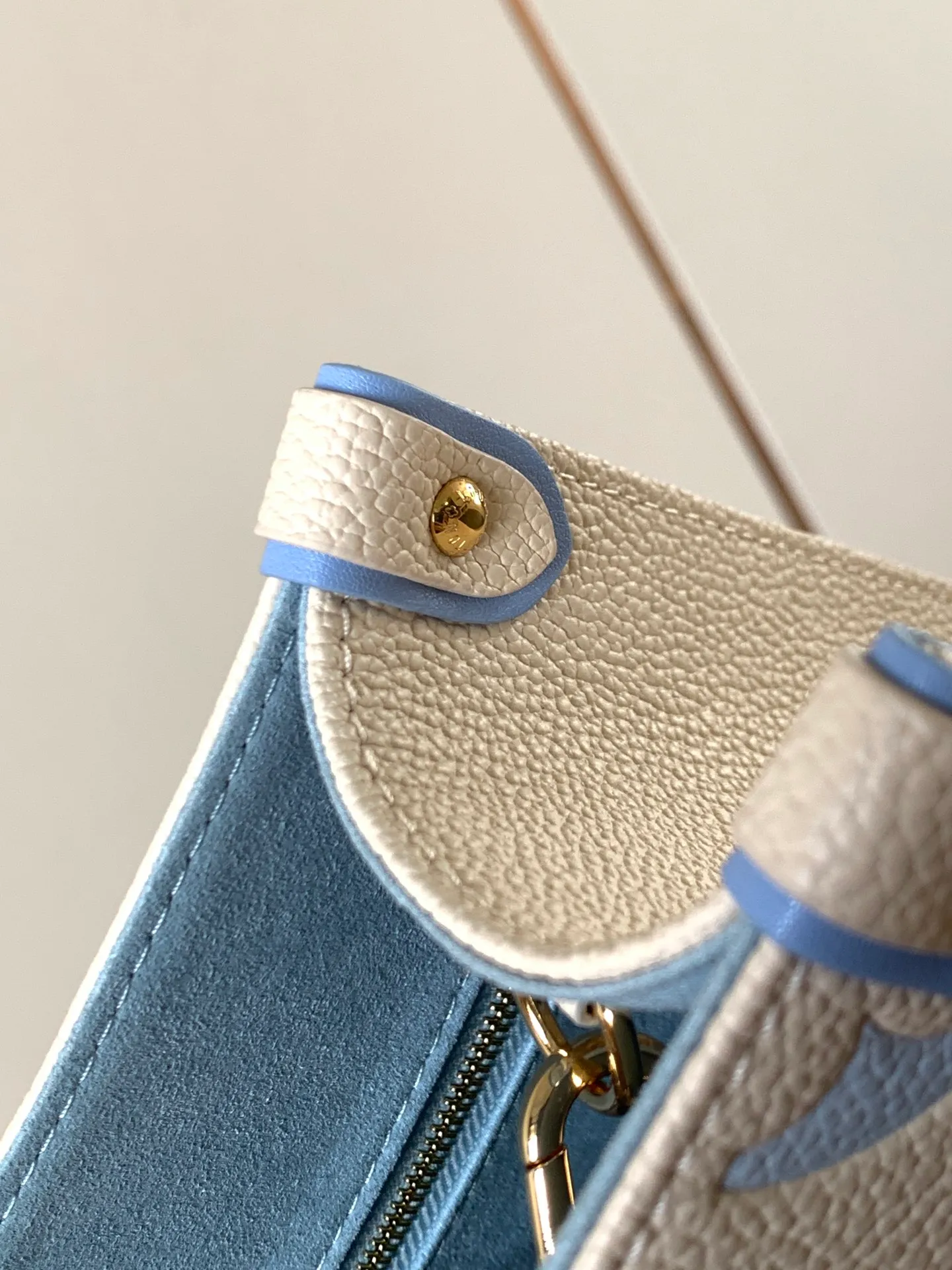 All Categories Official Website "Brand Women's Bags" Women's Bags 💙 LV 2026 New LV Crossbody Bag