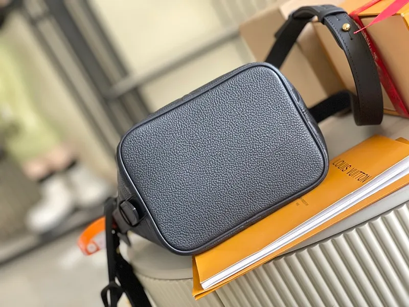 All Categories 💚 Authentic Grade Bags 💚 LV 2026 New LV Top Replica Crossbody Shoulder Bag