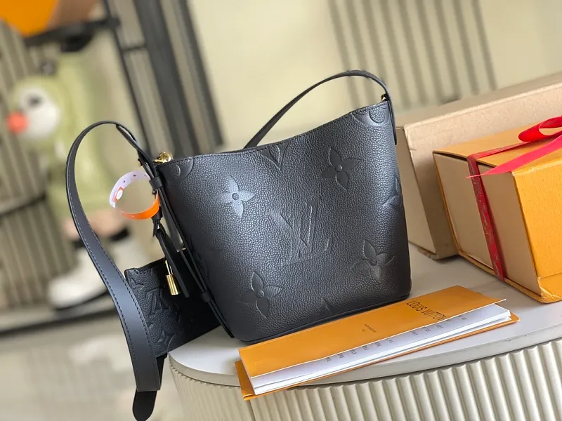 All Categories 💚 Authentic Grade Bags 💚 LV 2026 New LV Top Replica Crossbody Shoulder Bag