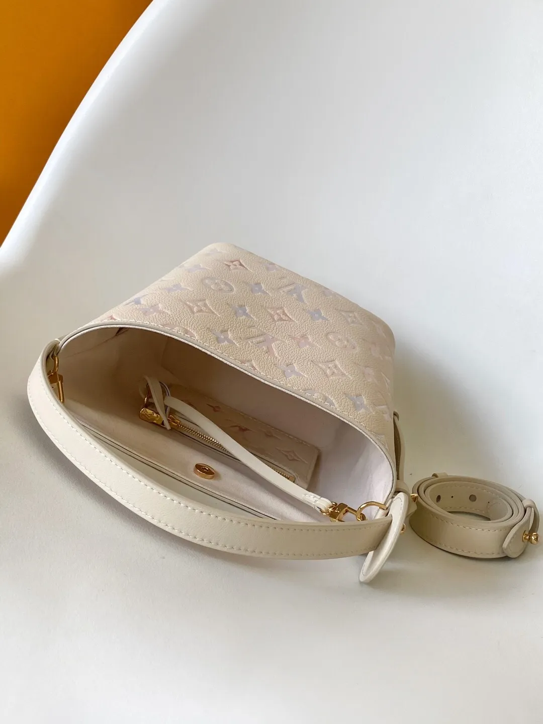 All Categories Official Website "Brand Women's Bags" Women's Bags 💙 LV 2025 New LV Crossbody Bag