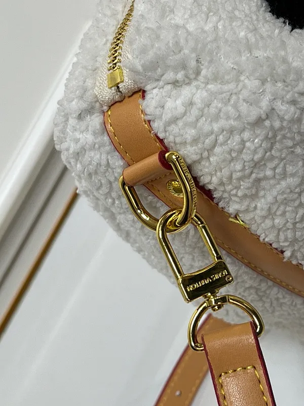 All Categories Official Website "Brand Women's Bags" Women's Bags 💙 LV 2026 New LV Crossbody Bag