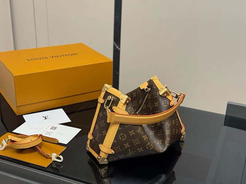 All categories Official website "Brand Women's Bags" Women's Bags 💙 LV 2025 new LV armpit bag