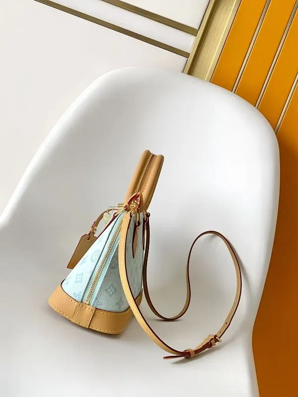 All Categories Official Website "Brand Women's Bags" Women's Bags 💙 LV 2026 New LV Crossbody Bag