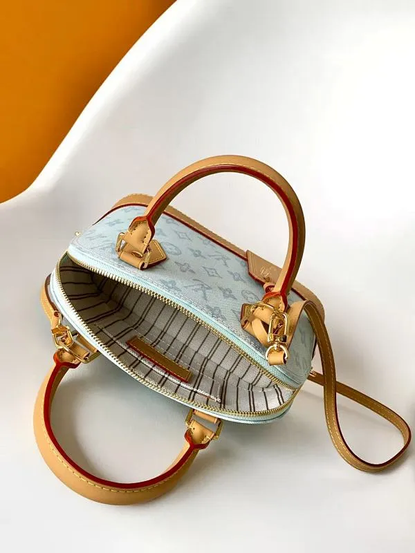 All Categories Official Website "Brand Women's Bags" Women's Bags 💙 LV 2026 New LV Crossbody Bag