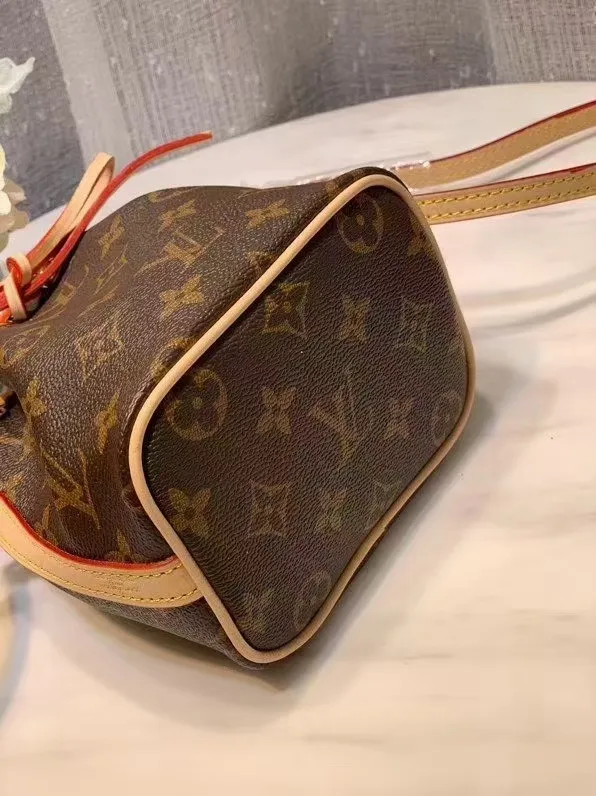 All categories Official website "Brand Women's Bags" Women's Bags 💙 LV 2022 official new LV crossbody bag wholesale 58001100 Original order quality Size: 17 cm