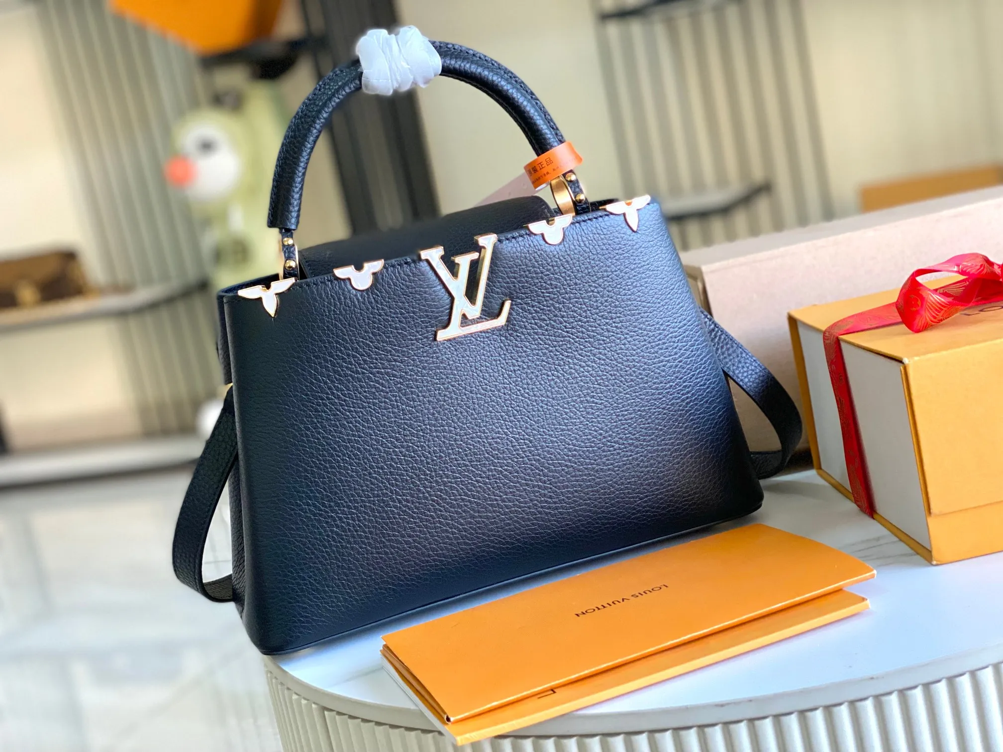 All Categories 💚 Authentic Grade Bags 💚 LV 2026 New LV Top Replica Crossbody Shoulder Bag