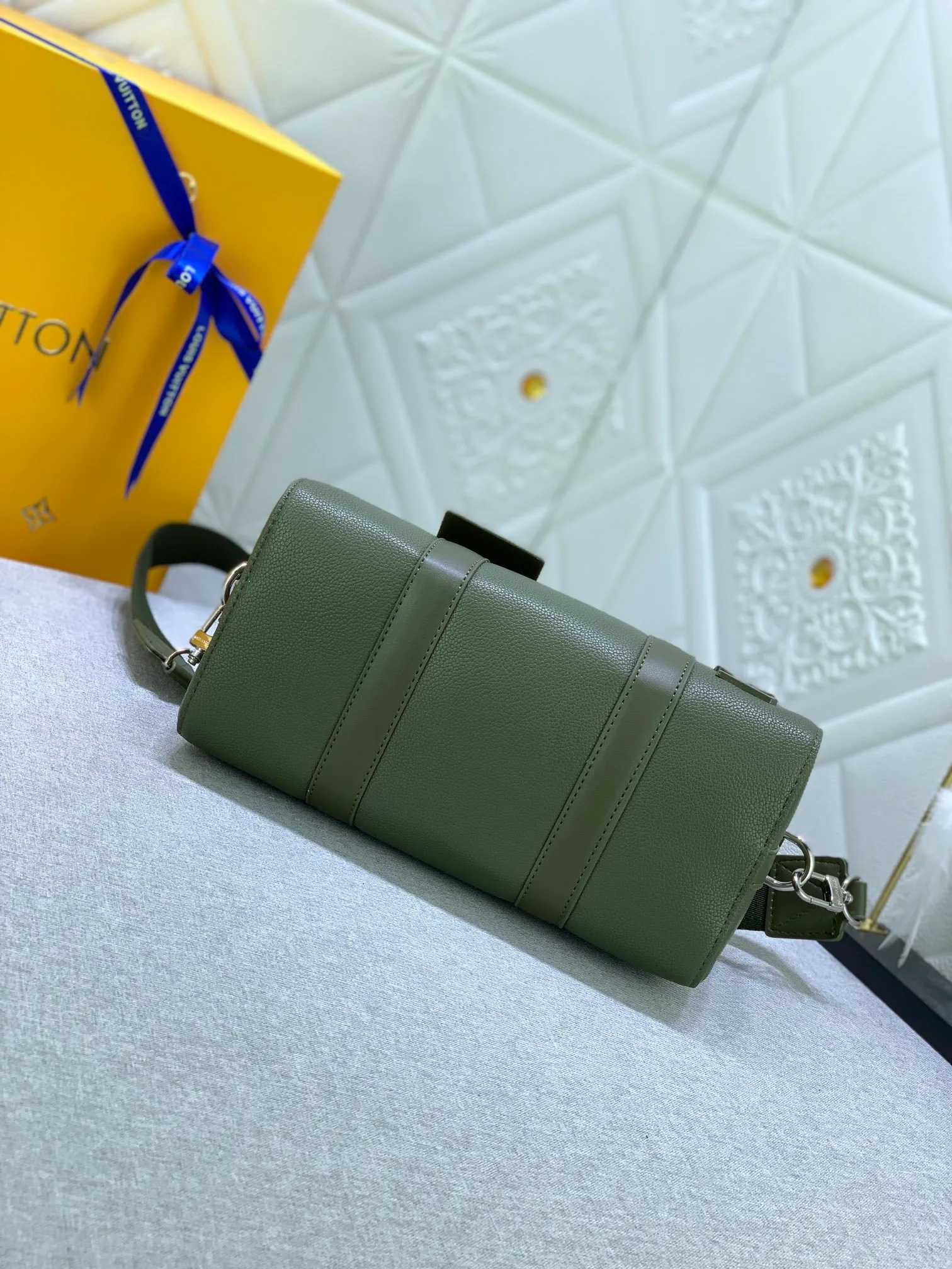All categories Official website "Brand Women's Bags" Women's Bags 💙 LV replica LV, fine imitation LV bags, LV handbags, 2023 official latest version LV cowhide leather travel bag, bag factory, original material, size: 27-17-13CM